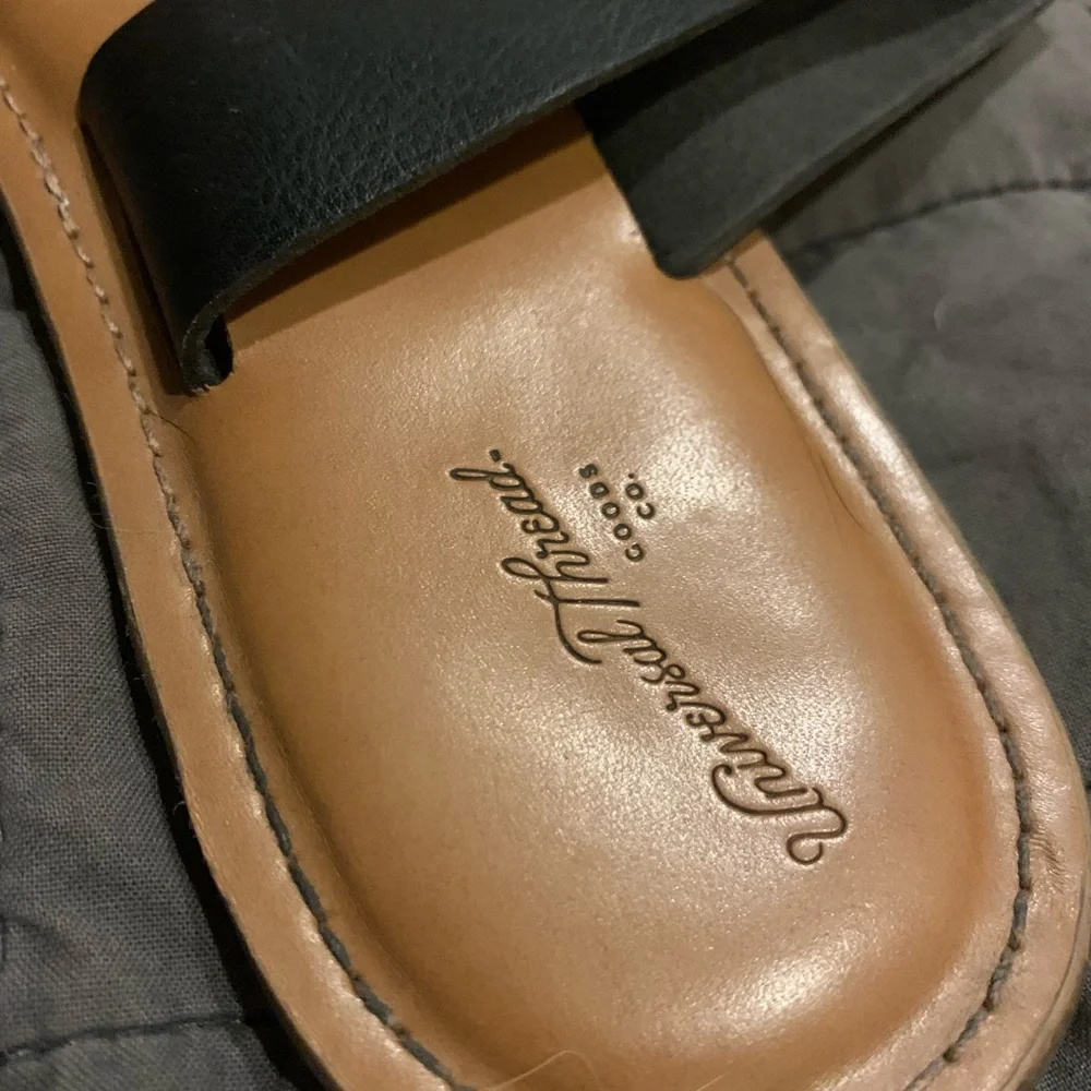 Universal Thread Sandals - Picture 2 of 2